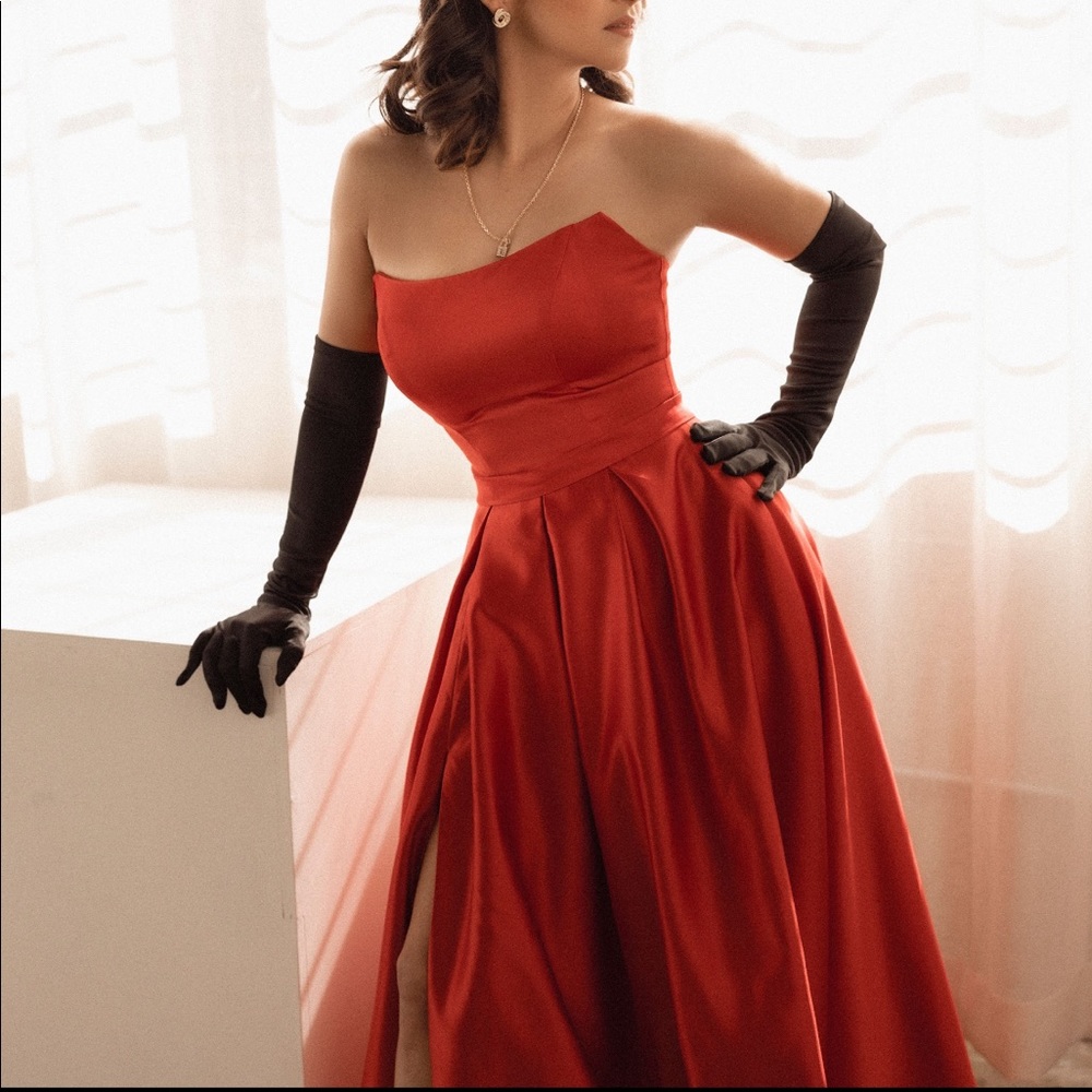 Beautiful Satin Red Corset Sweetheart Gown Prom Formal Cocktail